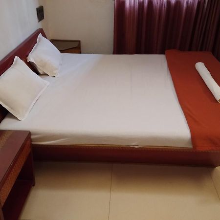 Agrawal Bhavan Budget Stay Only For Indians 뭄바이 외부 사진