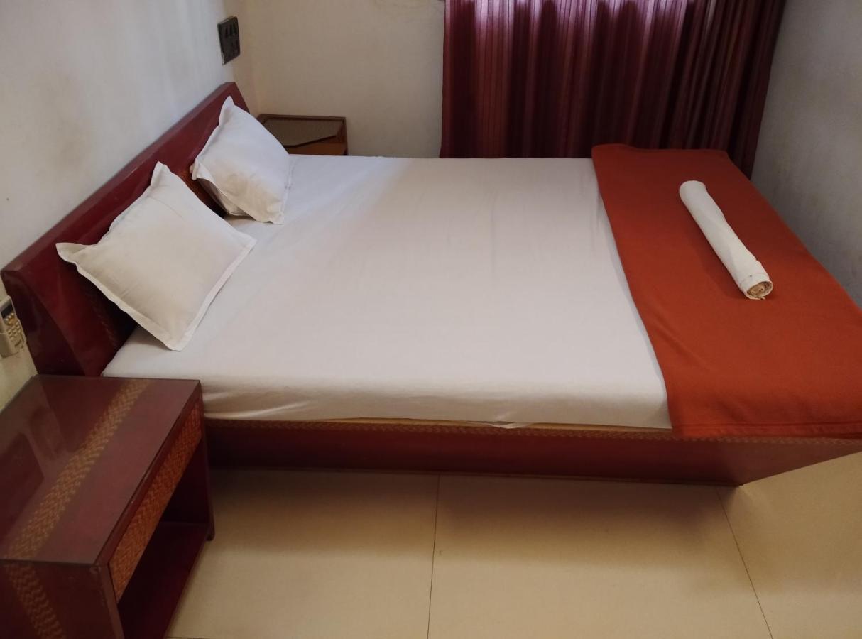 Agrawal Bhavan Budget Stay Only For Indians 뭄바이 외부 사진