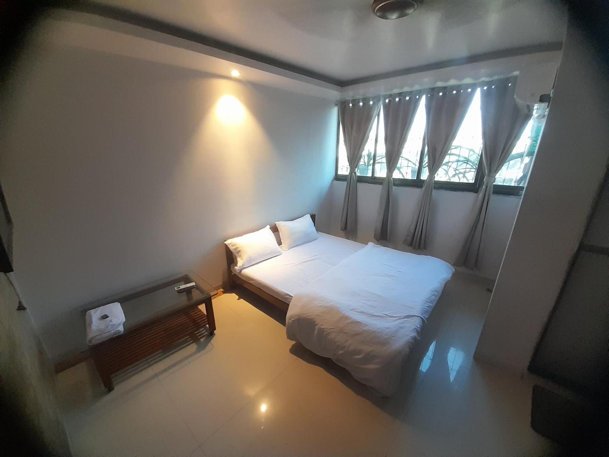 Agrawal Bhavan Budget Stay Only For Indians 뭄바이 외부 사진