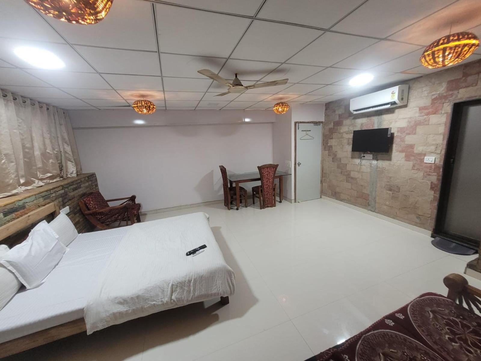 Agrawal Bhavan Budget Stay Only For Indians 뭄바이 외부 사진